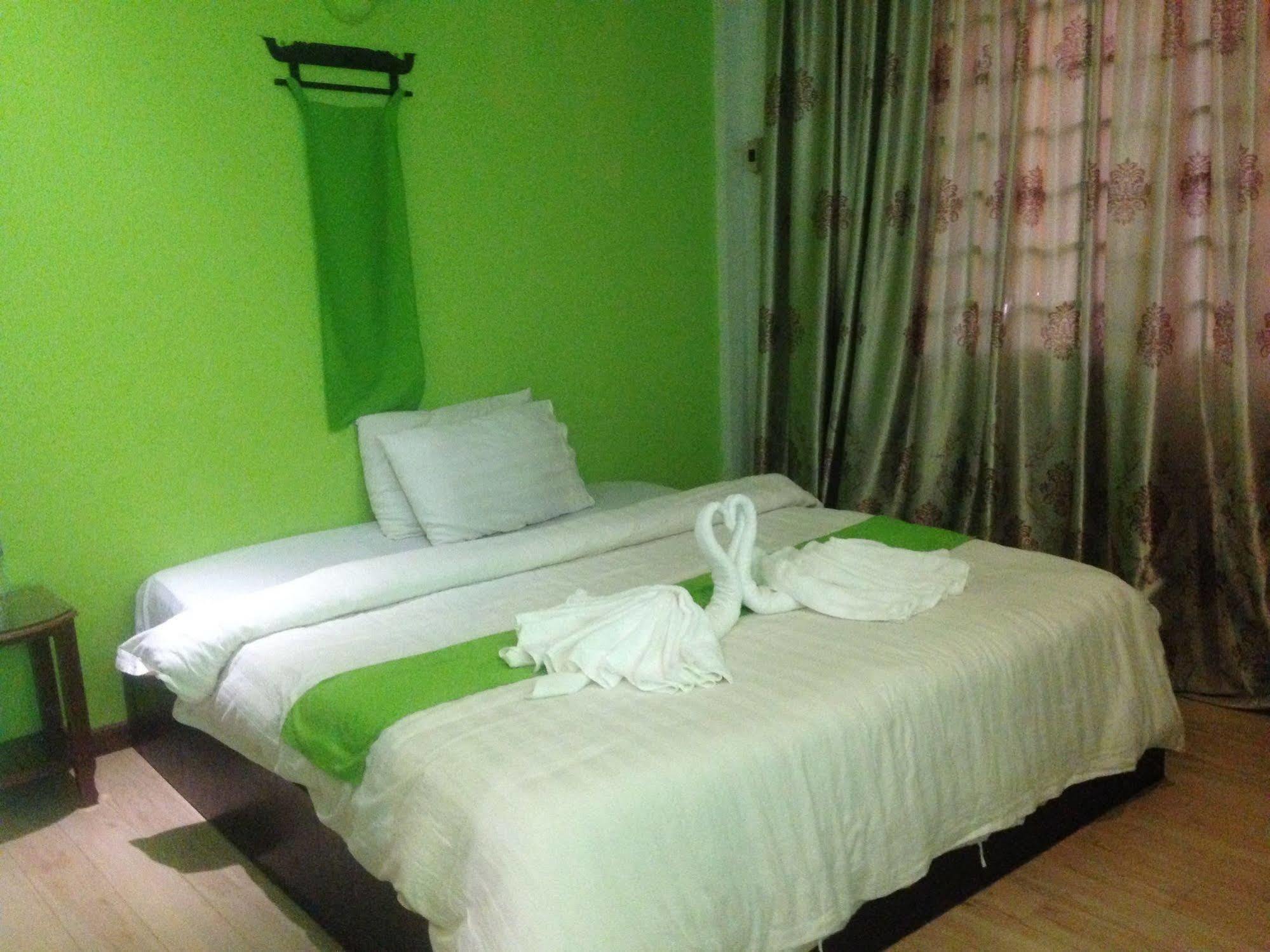 Route 66 Music Restaurant & Hostel Siem Reap Exterior foto